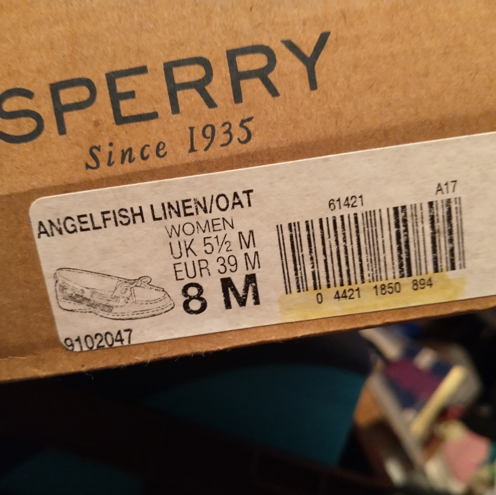 Size 8 new in box Sperry Angelfish top siders